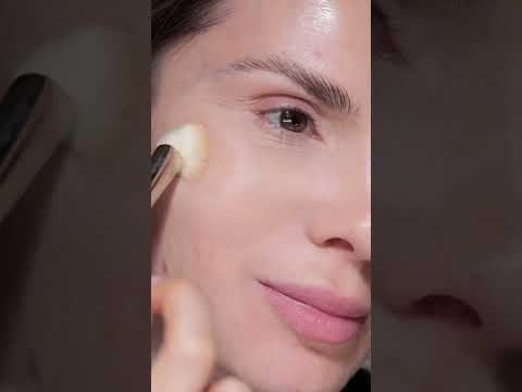 A close up look to the  Westman Atelier Vital Skincare Concealer  | ANDREEA ALI