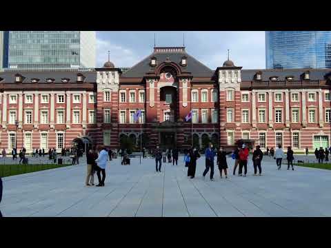 Daily Life in Japan | Tourists enjoying the beauty of Tokyo Station