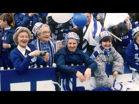 Magnificent footy photos courtesy of the Rennie Ellis collection. (Part 1)