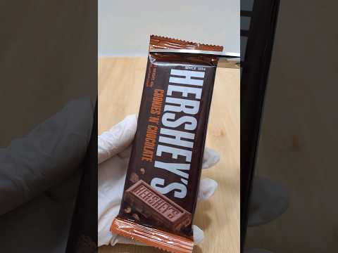 Hershey's Cookies 'N' Chocolate with Strawberries Milkshake ASMR #shorts #asmr