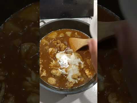 フライパンでチーズチキンカレーを作るノダ♪　#shorts