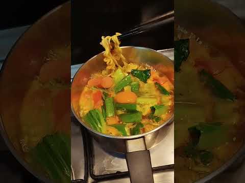 Kimchi noodles #shortviral #kimchinoodles