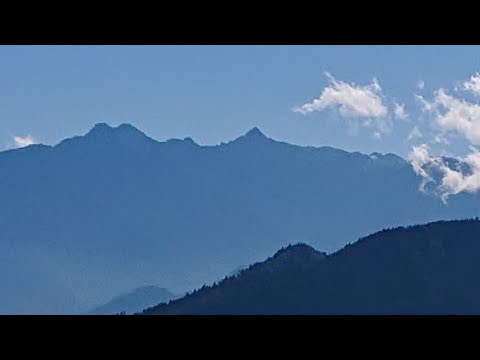 溪頭北嶺遙見放大的日月潭與玉山 Sun Moon Lake and Yushan Mountain can be seen in the distance from Xitou Beiling