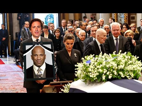 Funeral of Donnie McClurkin shed tears with her portrait in front of friends and colleagues