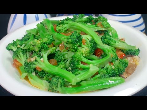 How to stir-fry broccoli to make it delicious? Add one more step to make it crispy, tender and delic