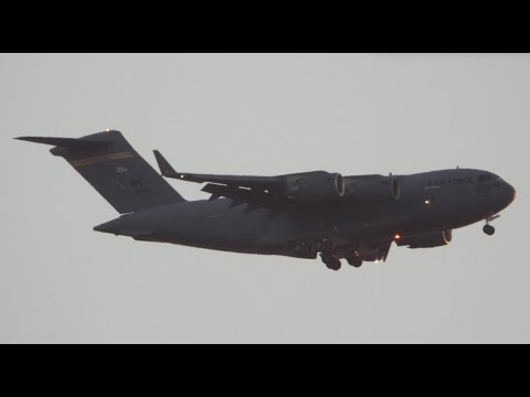 USAF Boeing C-17A Globemaster III 90-0533 landing at Moffett Field (MANU61 Welcome Back!)