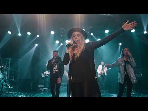 Atraídos Pelo Fogo- Casa Worship (Teaser)