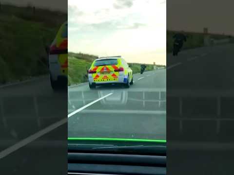 Lambo Chasing Police Chasing Motorbike. #isleofman4k #bmw #huracan @lamborghinimaddog