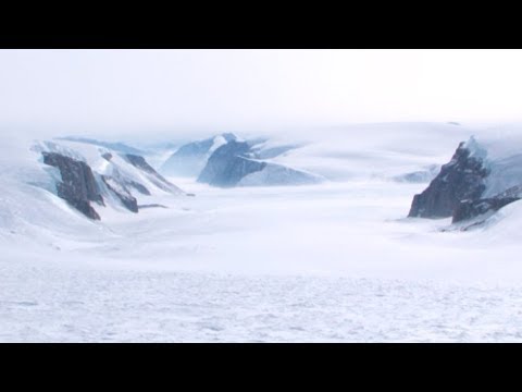 Panoramic view of the beginning of the Norman glacier - Penny Icecap 2009 expedition