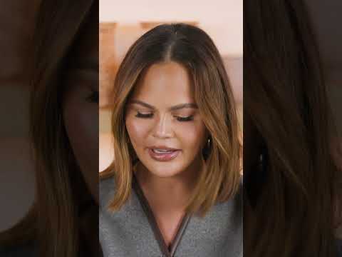 Our biggest takeaway is that Chrissy Teigen scoops her bagels 🫣 #chrissyteigen