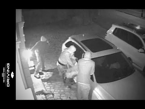 Caught on CCTV: thieves steal Audi RS4