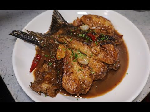 Lunch cost for a family of three 35: braised water  cold tender lotus root  chili fried kelp