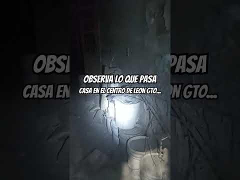 sombra pasa en casa abandonada#shorts #exploraciónurbana #miedo #recorridoparanormal