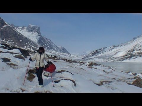 Skirting the Weasel river - Penny Icecap 2009 expedition