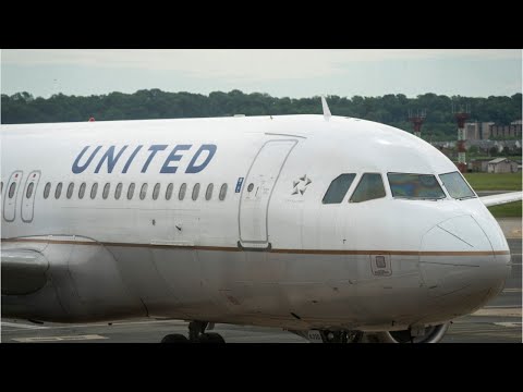 United Airlines To Ban Passengers Who Refuse To Wear Mask