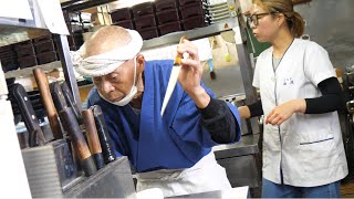 Goggle-Wearing Elderly Chef's Historic Unagi Restaurant is a Hit!