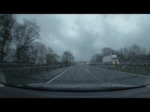 Demonstration of Halfords Autocentres Duxback windscreen/glass treatment at 70mph | Halfords UK