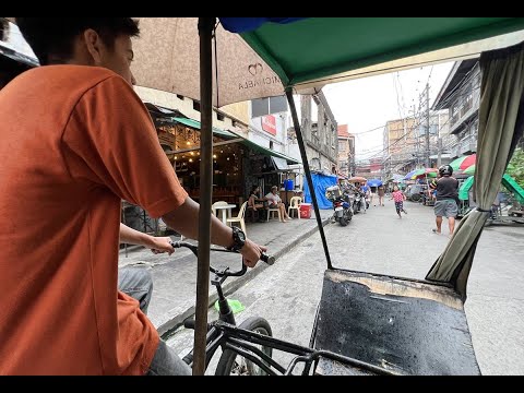 找個親切可靠的三輪腳踏車Pedicabs，參加30-45分鐘的私人導覽行程，解鎖古王城謎一般的裏街深巷，漫遊隨紀屬於21世紀的菲律賓馬尼拉古王城區（Intramuros）