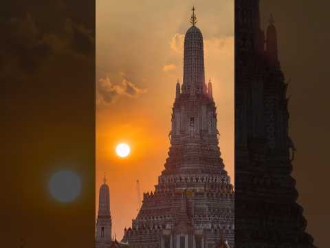 Wat Arun: Bangkok’s Timeless Beauty #watarun #divine #temple #bangkok #trending #shorts