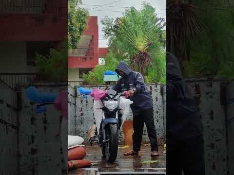 Rain day bike unloding  video