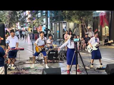 20240419 ฝากเลี้ยง- เจ เจตริน (Performed by Nonet พระหฤทัยนนทบุรี) @Siam Square