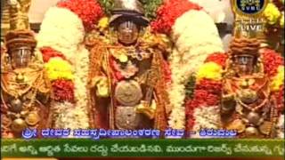 Sahasra Deepalankarana Seva-TirumaLa.mpg