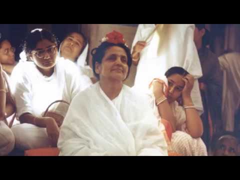 M.S. Subbulakshmi sings before Sri Ma Anandamayi at Bhimpura Ashram