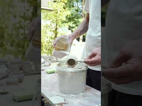 How to glaze a teapot. How to use Shino glazes.