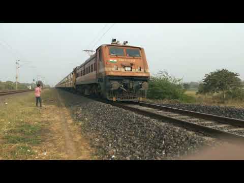 22663-Jodhpur Sf Exp With Valsad Wap-4