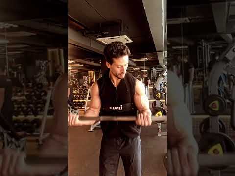 tiger shroff heropanti 2 bodytransformation #shorts#tigershroff #heropanti2 #body#bodytransformation