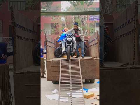 Bike unloding video #yamaha #bike #unloading #subscribetomychannel #india #japan #bangladesh