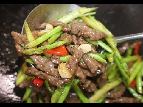 This ”black pepper asparagus fried beef” is especially delicious  strong recommend!