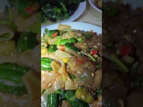 【健身教練】Sam , 同時也是資深【營養師】的他，就眼前的【美食料理】，跟我一起分享【菜餚搭配】建議及拍攝技巧 2024-7-16 this is Taiwan 🇹🇼