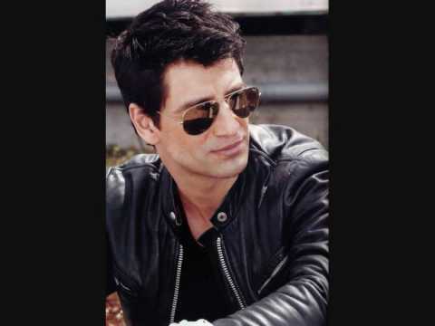 Sakis Rouvas - Ase Me Na Fugo