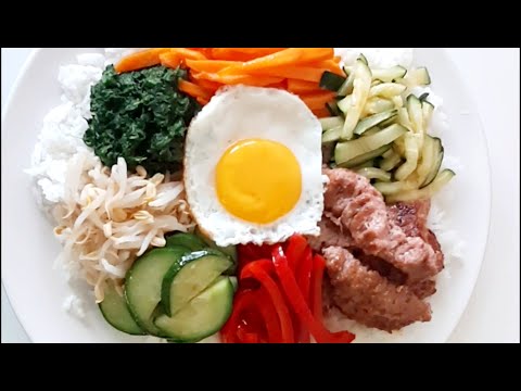 J'ai essayé le fameux repas coréen et j'ai adoré : Le BIBIMBAP. Vous devez absolument y goûter!!!