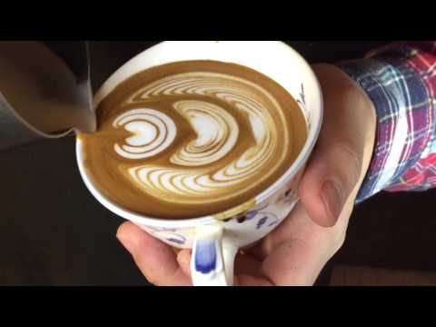 Latte art tulip