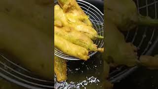 Street Style mirchi bajji 😋🤤👌#viral #shortvideo#mirchibajji #mirchibajjirecipe #mirchibajjiintelugu