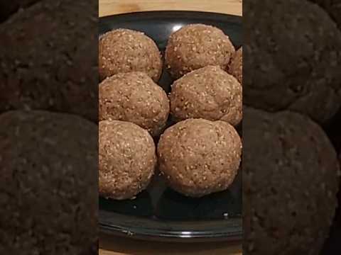 सिर्फ 5 मिनट में बनाये मूंगफली और गुड़ के हेल्दी लड्डू #peanutladdu #shorts