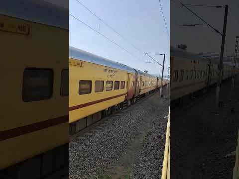 22738-Hisar Secunderabad Express Overtake Nandurbar Bhusawal Passenger At Mid Speed #shorts #train