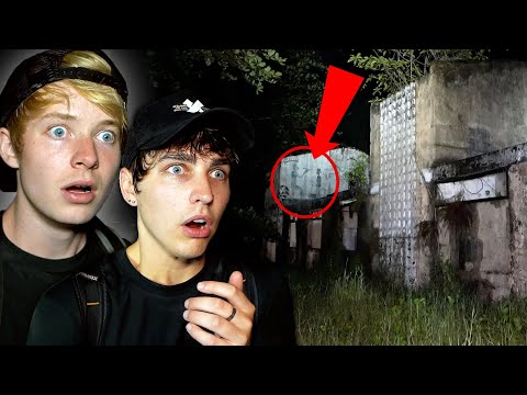 EXPLORING ABANDONED MILITARY SCHOOL (stranded)