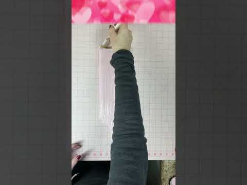 DIY | Up-cycled THRIFTED finds into Valentine Decor using the Crackle Paint Method #valentinediy