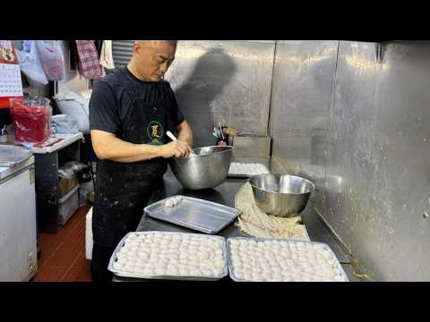 How to make Homemade Fish Balls - Ha Ming Kee Noodle Shop 如何製作軟漿手打魚蛋 - 佐敦夏銘記 #hongkong #localfood