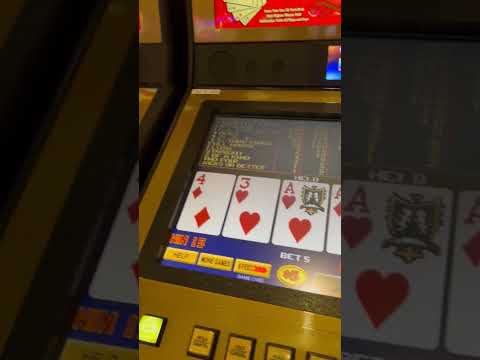 2 Kickers! No Ace? #videopoker #gamblingaddict #highstakesgaming #handpay #livelife365