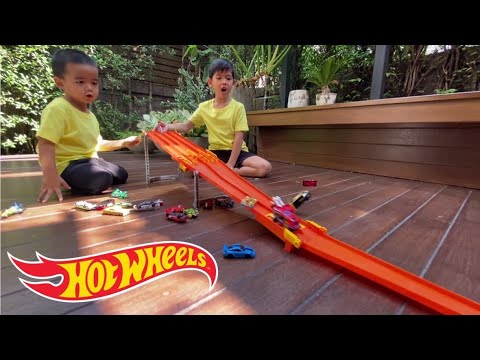 เฮียติน & เฮียเต - เล่นแข่งรถ Hot Wheels Action 4-Lane Elimination Race #รถแข่ง