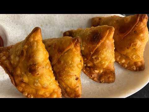 हलवाई जैसा समोसा अब बनाओ घर ही वो भी बिना किसी झंझट के।#samosa#samosarecipe#breakfast#MonikaRecipes