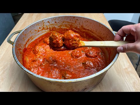 I'm Addicted To This TOMATO MEATBALL SAUCE