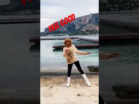 DANCING AT THE BEACH IN SICILY #dancevideo #discodancing #livinginitaly