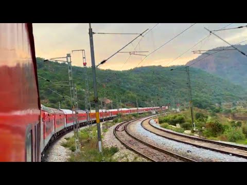 Kurla Express Passing Beautiful Mahakali Ghats😍