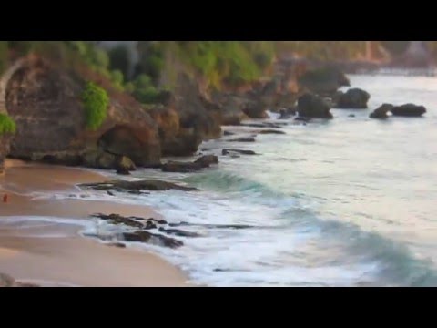 waves in Uluwatu, Bali