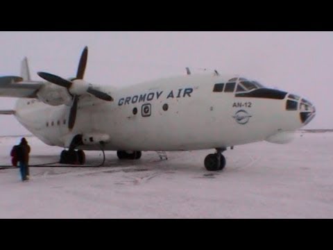 Towards the plane in khatanga - Geographic North Pole 2002 expedition